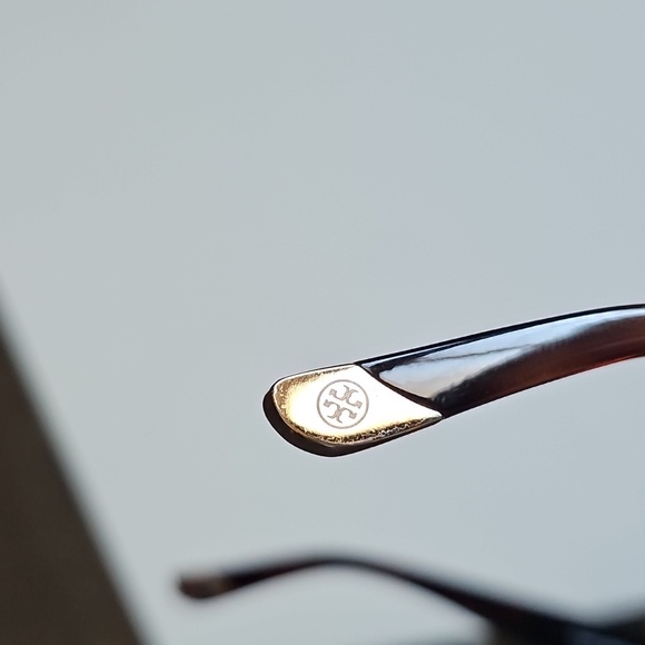 Tory Burch - Sunglasses & Case main image 4